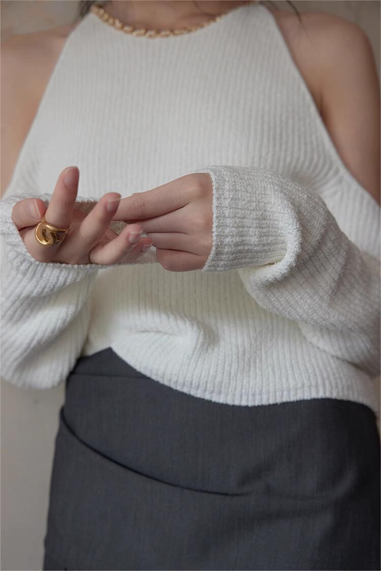 Chic Cut-Out Shoulder Knit Sweater