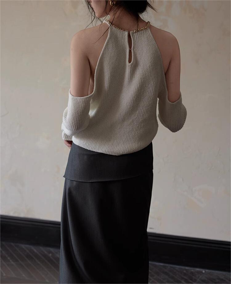 Chic Cut-Out Shoulder Knit Sweater