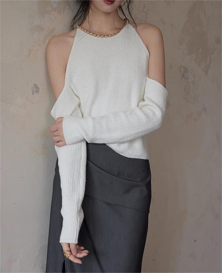 Chic Cut-Out Shoulder Knit Sweater